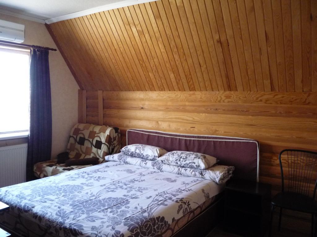 Hotel Restaurant Complex Boyarskiy Dvor Boyarka Exterior photo
